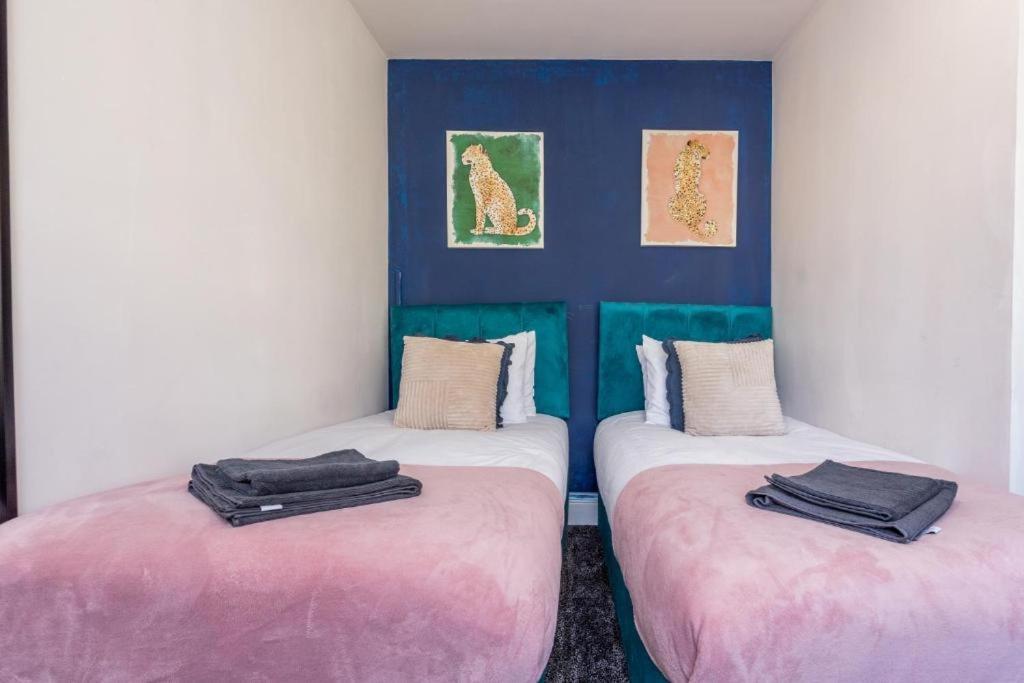 Newcastle'S Most Central Apartment - Sleeps 10 Exterior photo