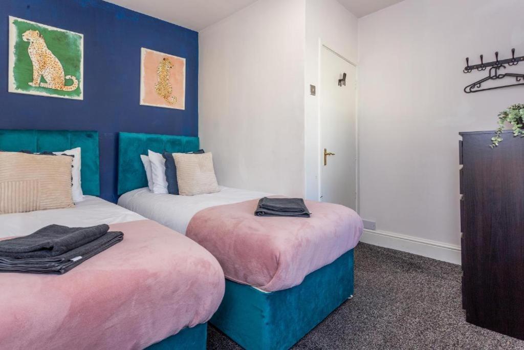 Newcastle'S Most Central Apartment - Sleeps 10 Exterior photo