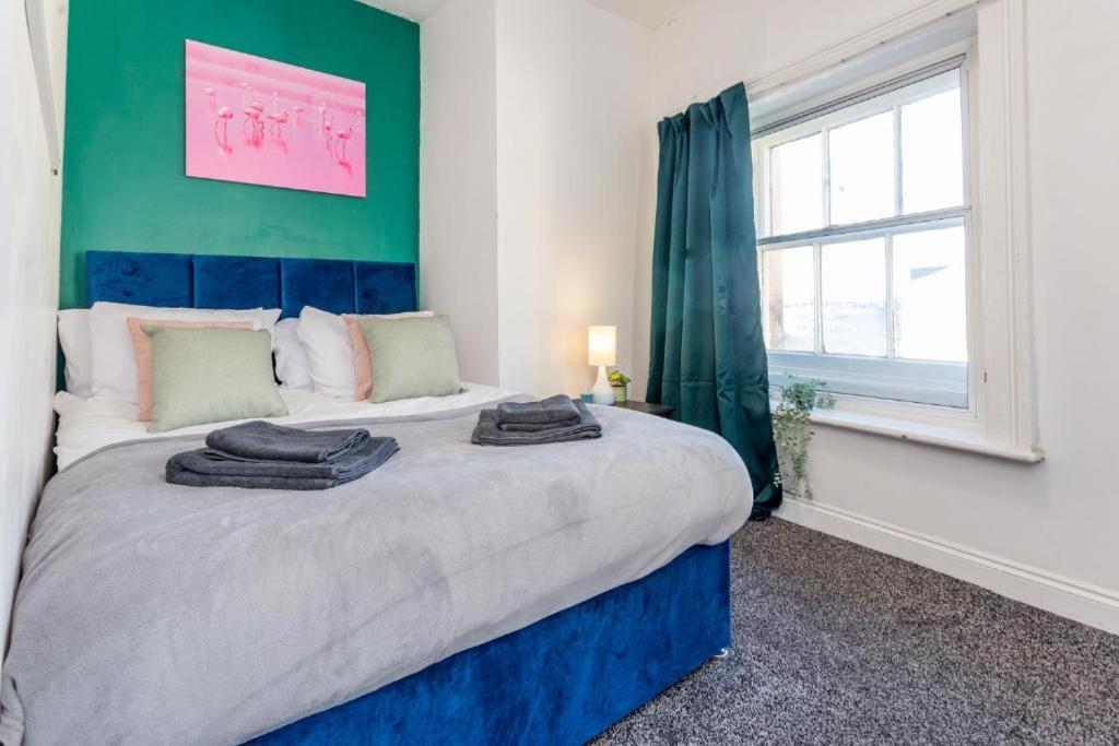 Newcastle'S Most Central Apartment - Sleeps 10 Exterior photo